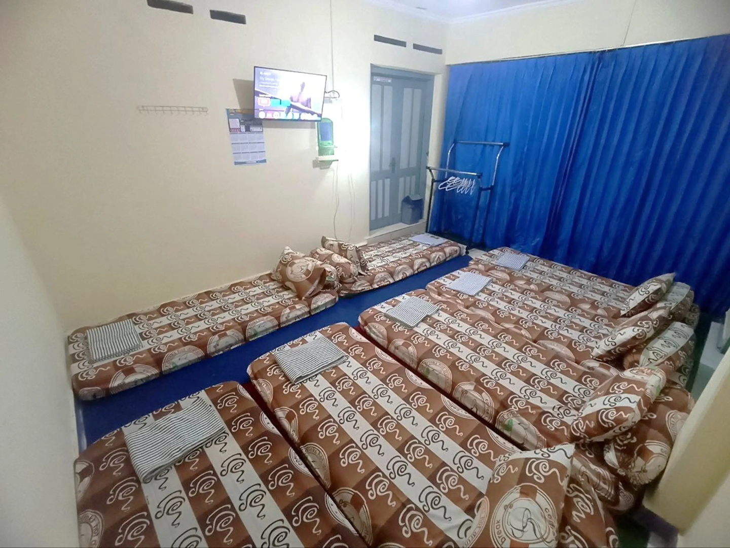 Bahagia Sederhana Home Stay - Hostel by ZUZU