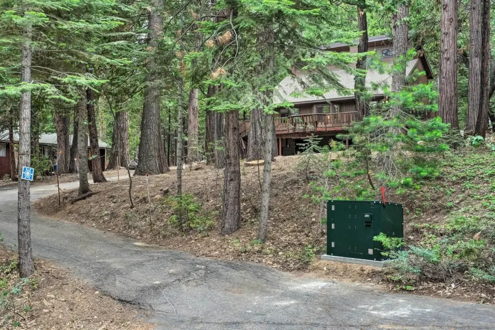 Cozy Camp Connell Cabin: Large Game Room & Decks!