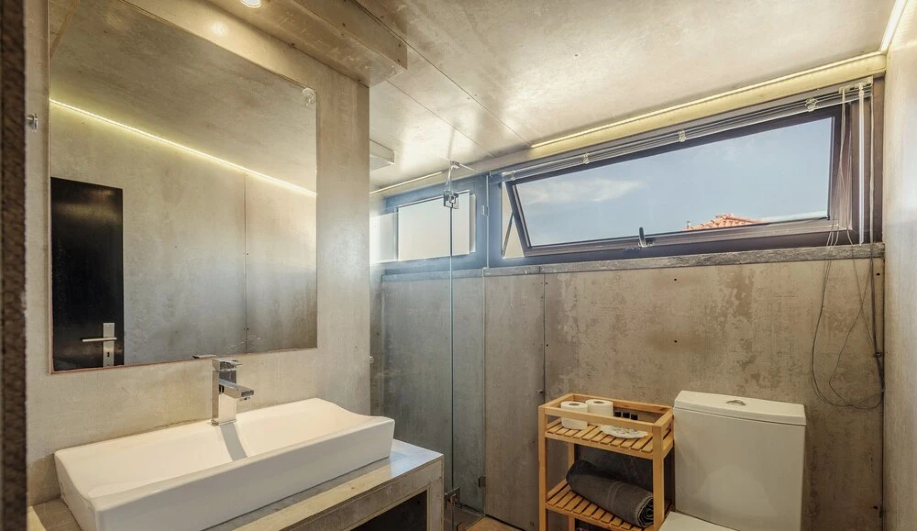 Aroeira Pool House by Lisbon-Coast