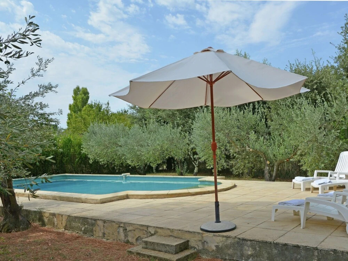 Cosy Villa in Flaux with Swimming Pool