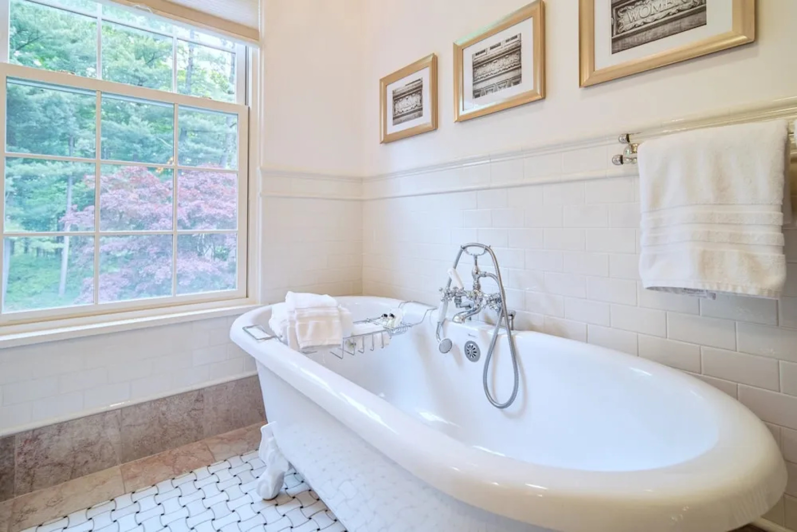 16 Elm Heritage Hotel