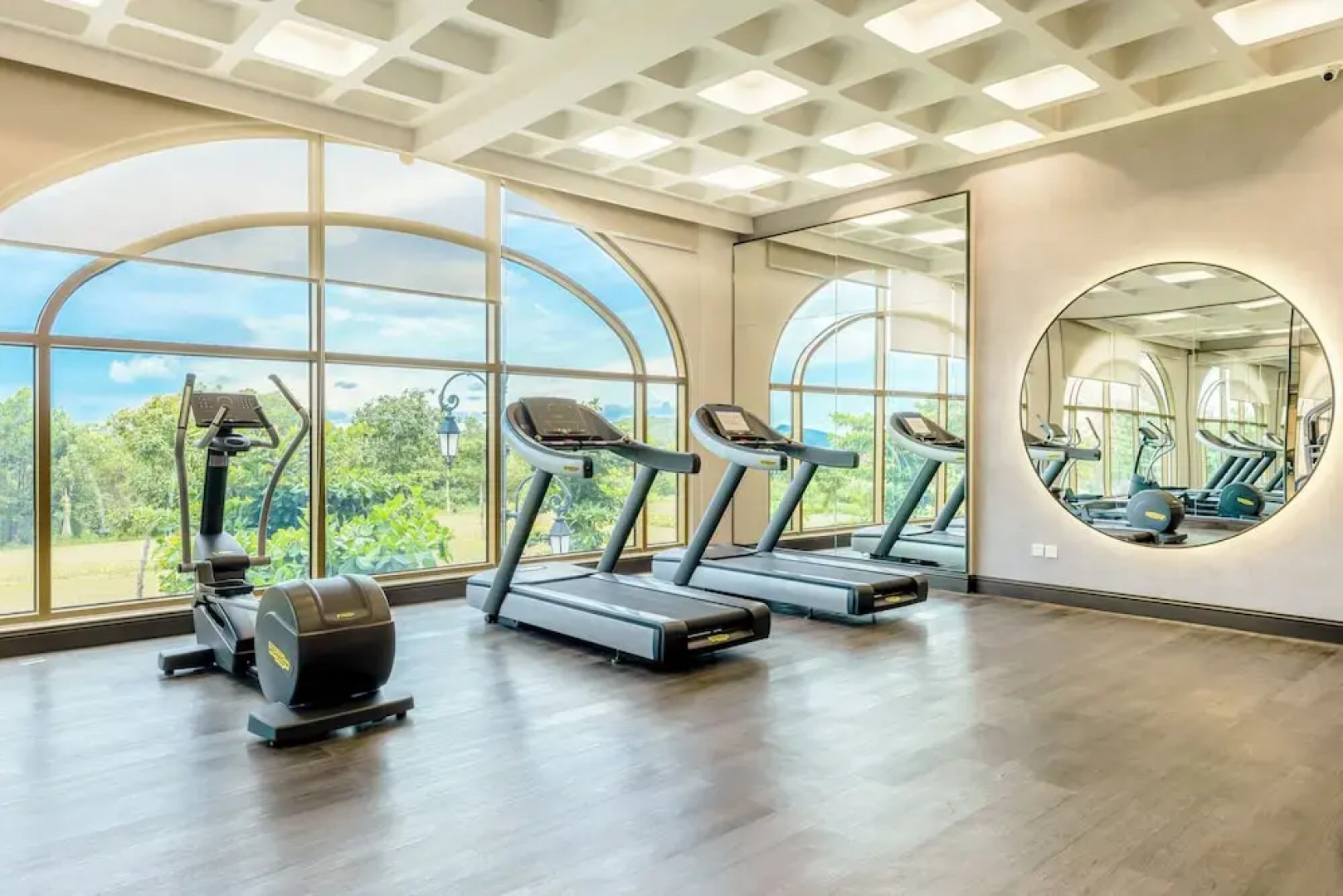 Capella Apartment Fireworks & Ocean View