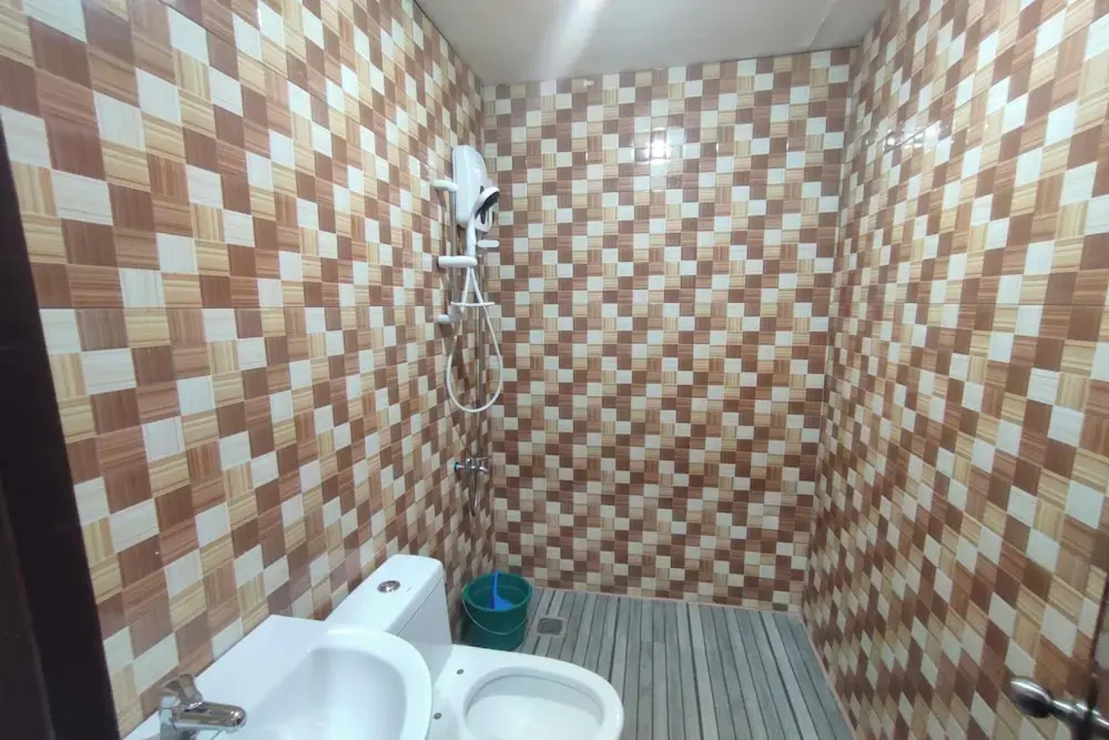 Green Ridge Apartelle