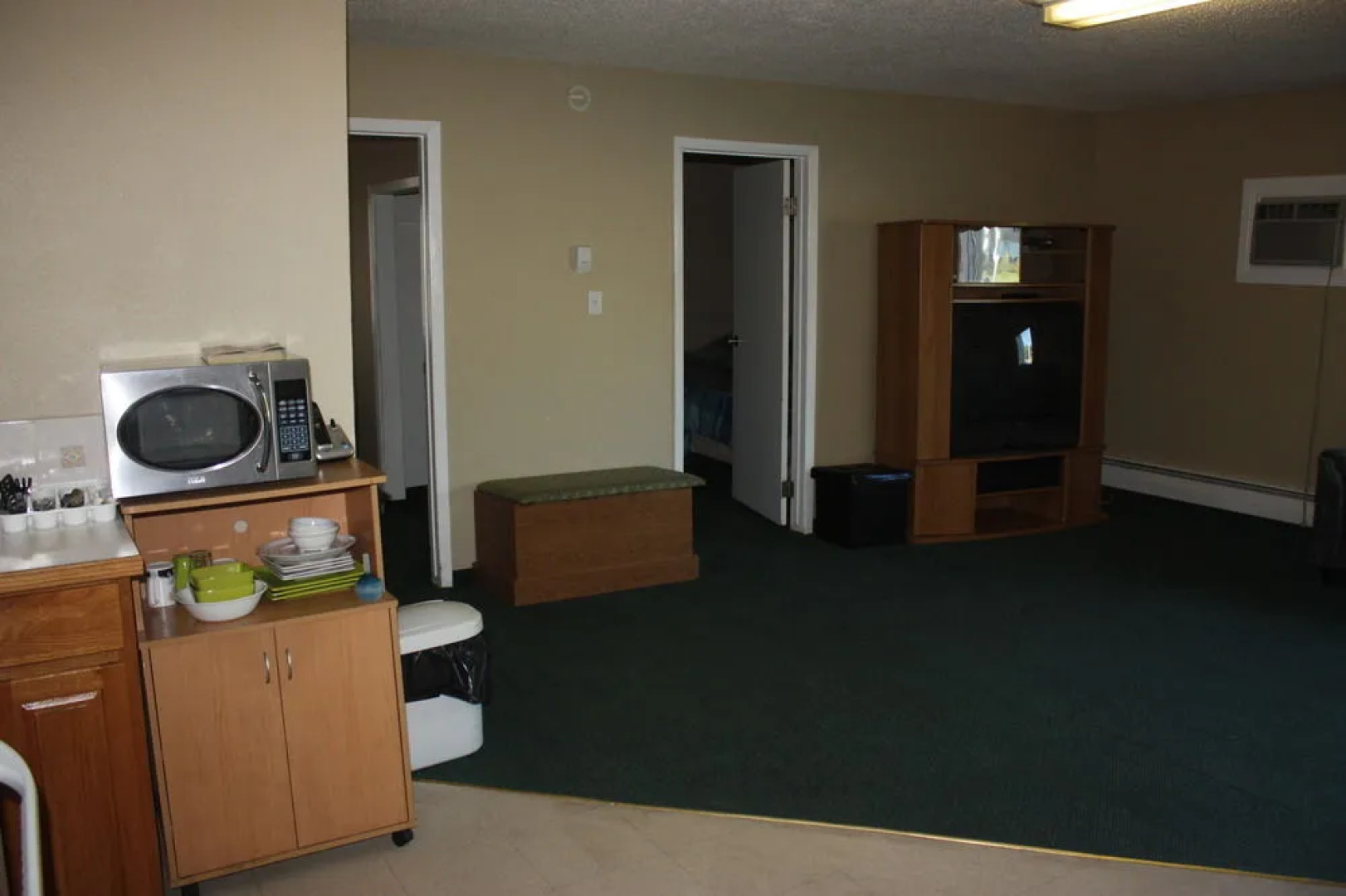 Outpost Motel & Kitchenette Suites