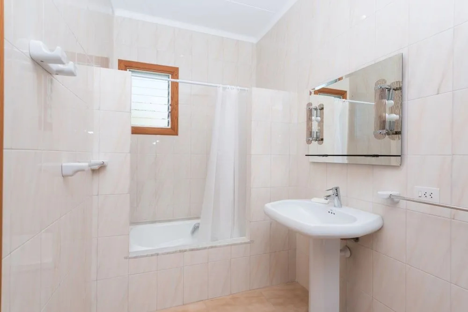 ES Cantó DES Morés