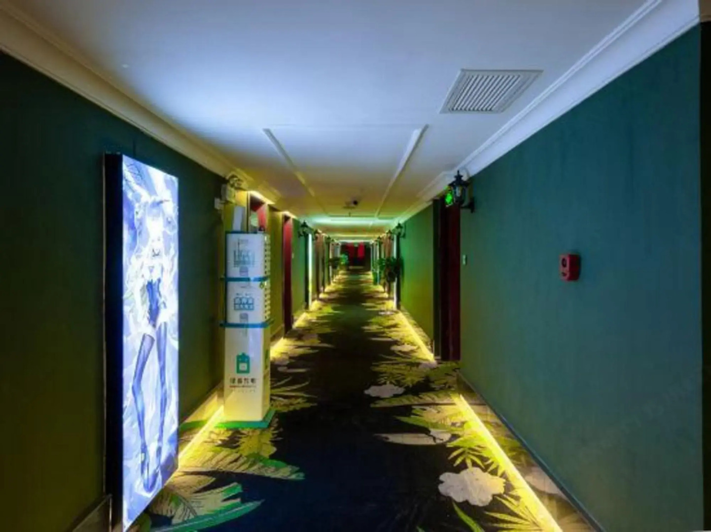 Jiaozuo flower season coffee Hotel (Rose Park store)