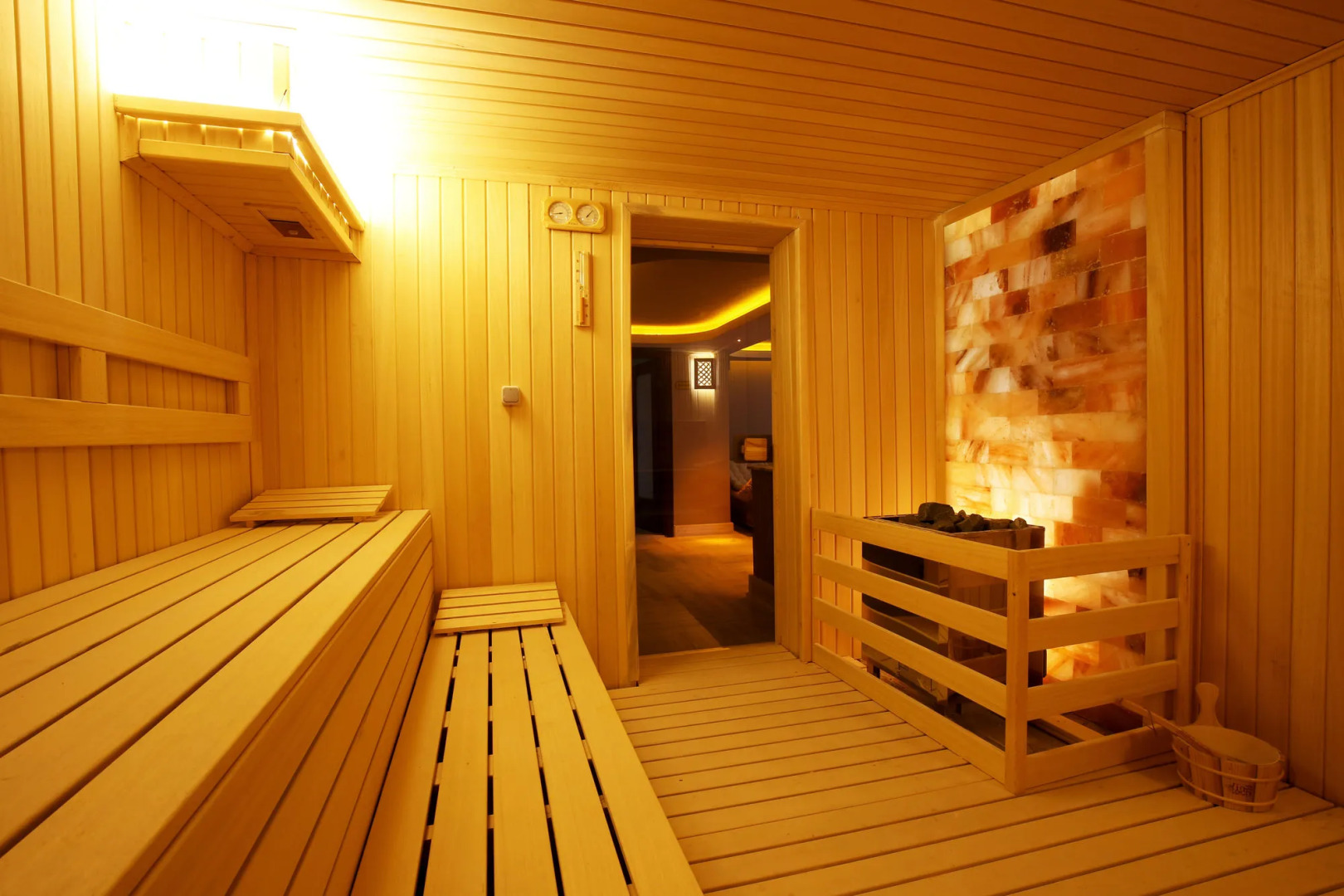 The PINEHILL Hotel & Suites