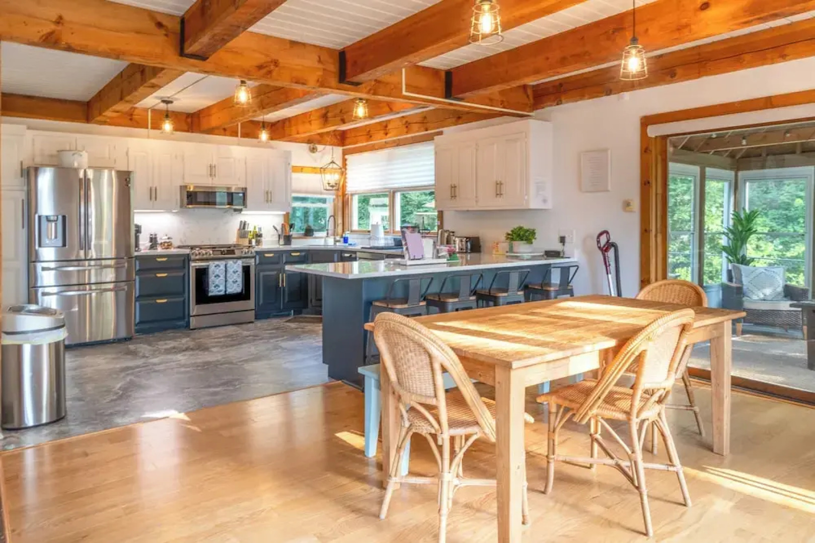 Private Pool & Screened Deck: Mashpee Home!