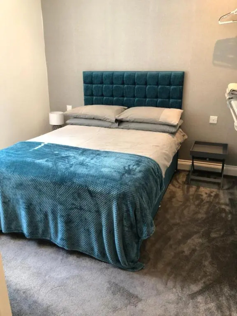 Unique One Bed Contemporary Bungalow Town Centre