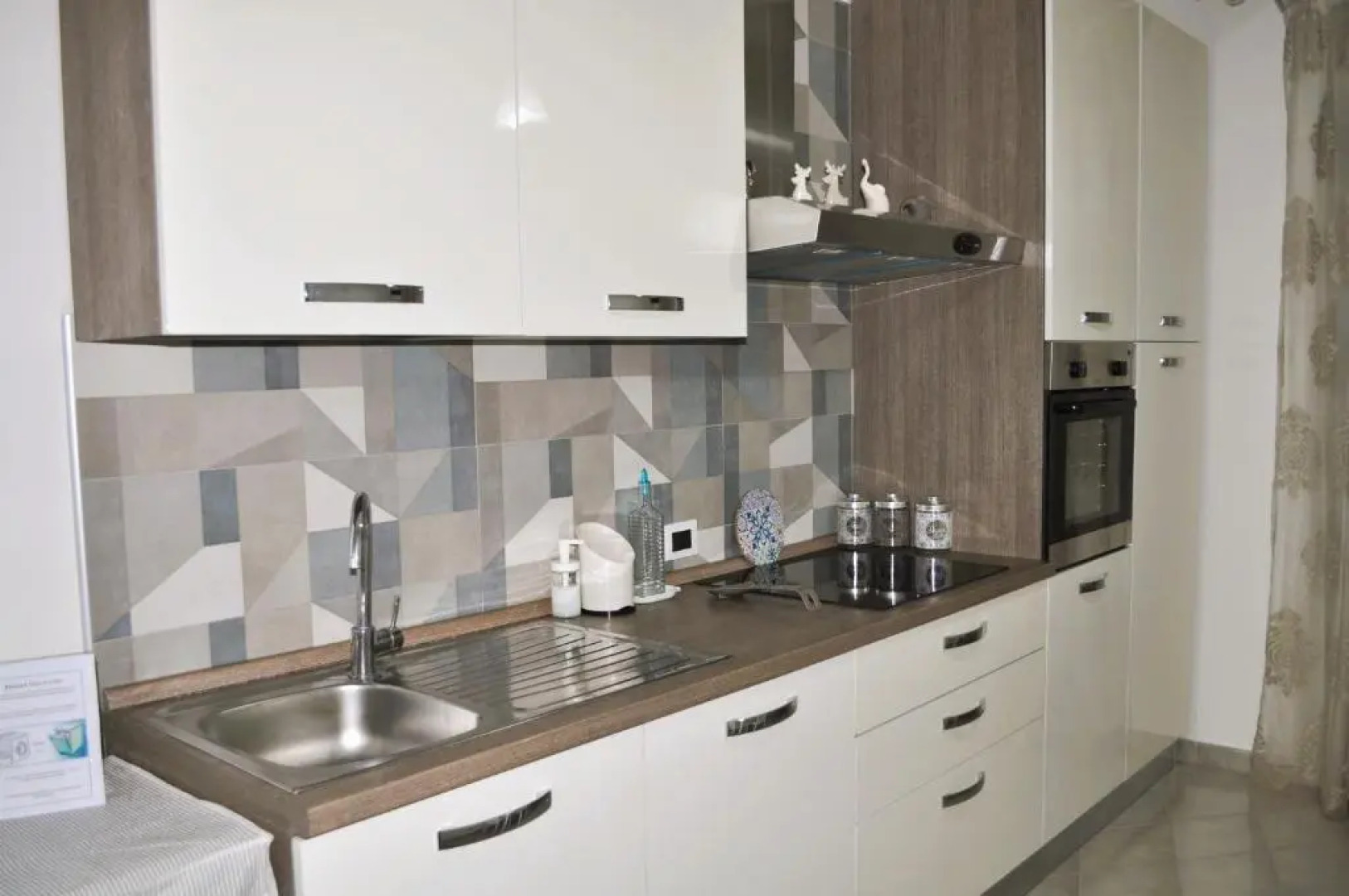 Anna's home 2 - Luminoso appartamento nel centro storico