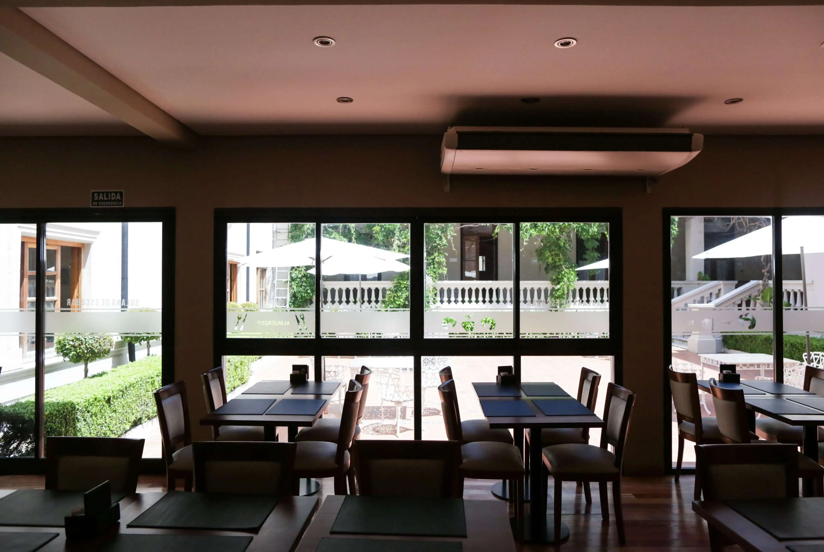 Howard Johnson by Wyndham Escobar Hotel