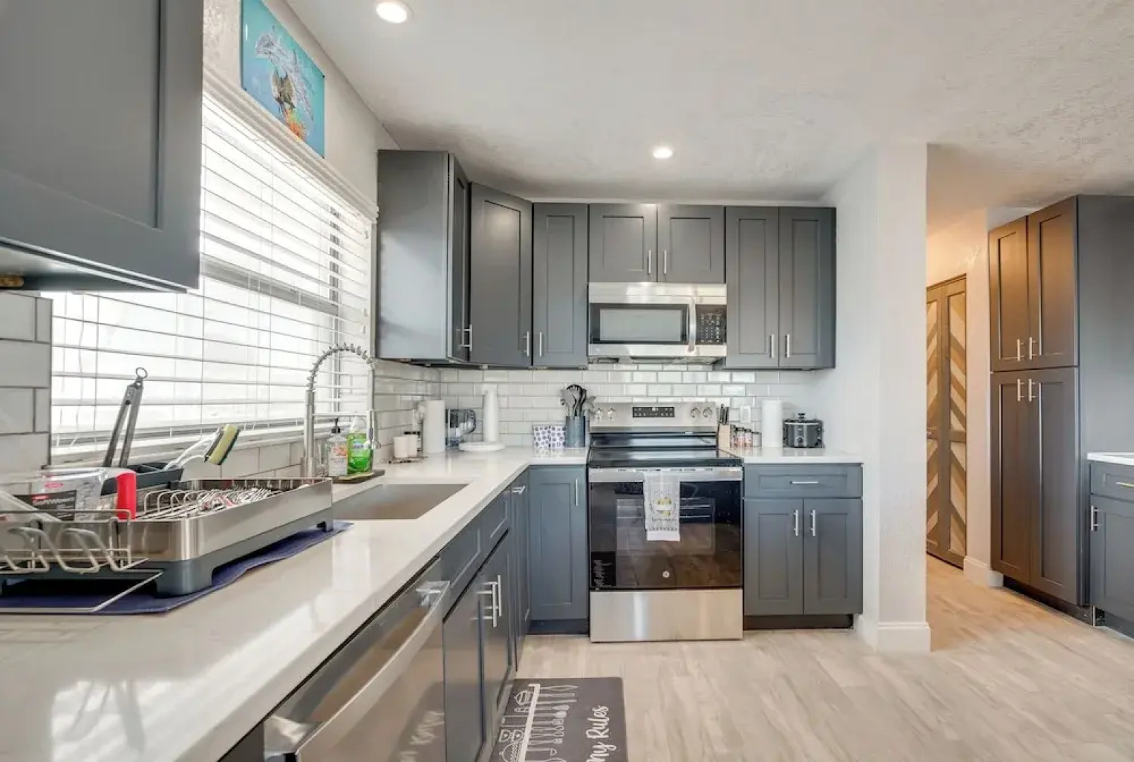 Canal & Gulf Views: Spacious Hudson Home