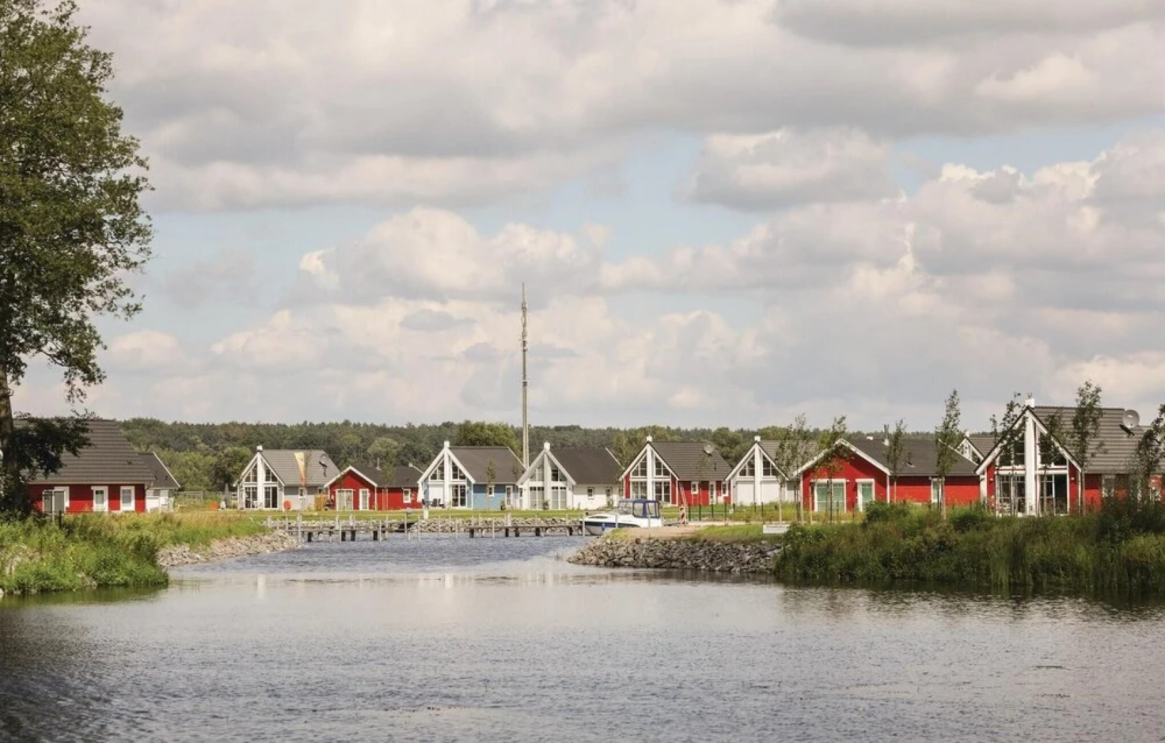 Stunning Home in Zerpenschleuse With 2 Bedrooms and Wifi