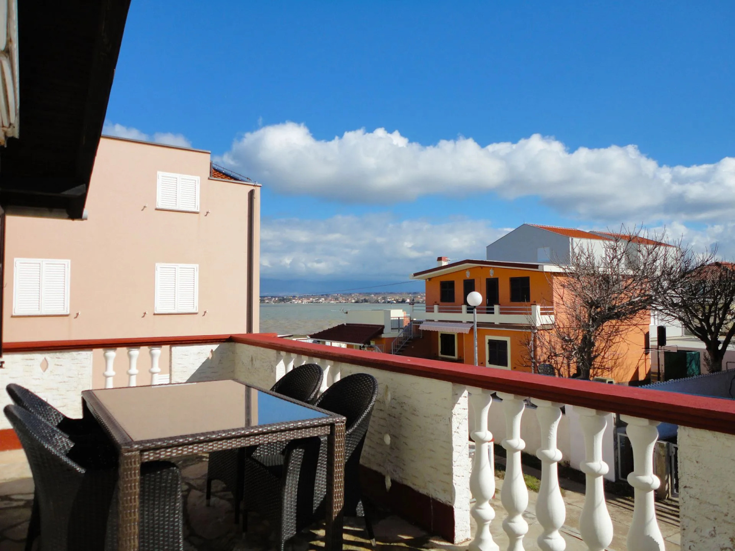 Apartment Petar - 30 m from sandy beach: A2 Nin, Zadar riviera