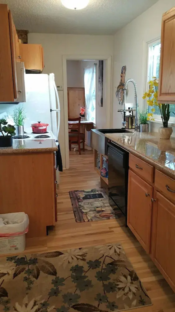 Cute Smarthouse Granite Close to Lake 1