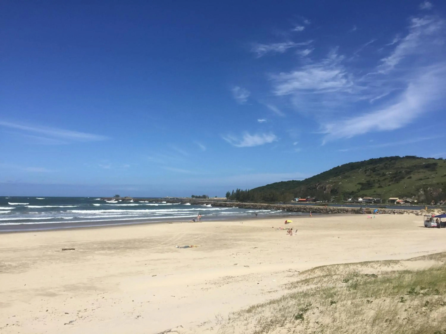 Apartamento 3 Dorm., O Quintal É A Praia E Molhes