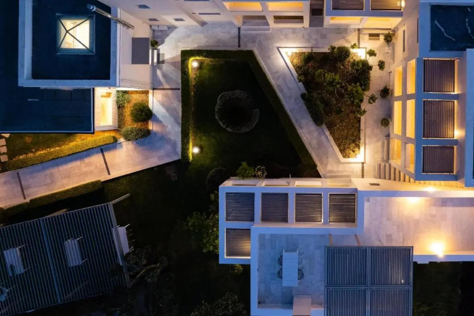 Mikro Livadi Special Lodges