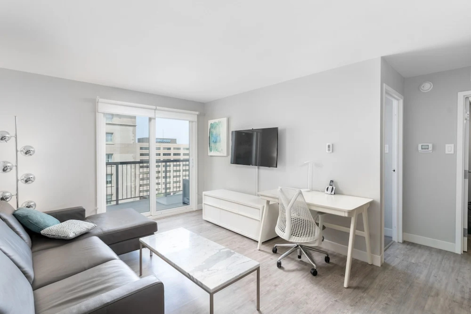 Fort Garry Place Furnished Suites