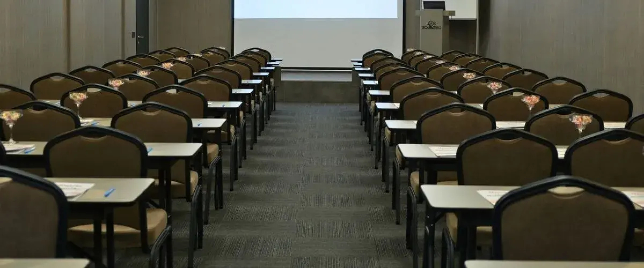 Uçar Royal Hotel and Conference Hall