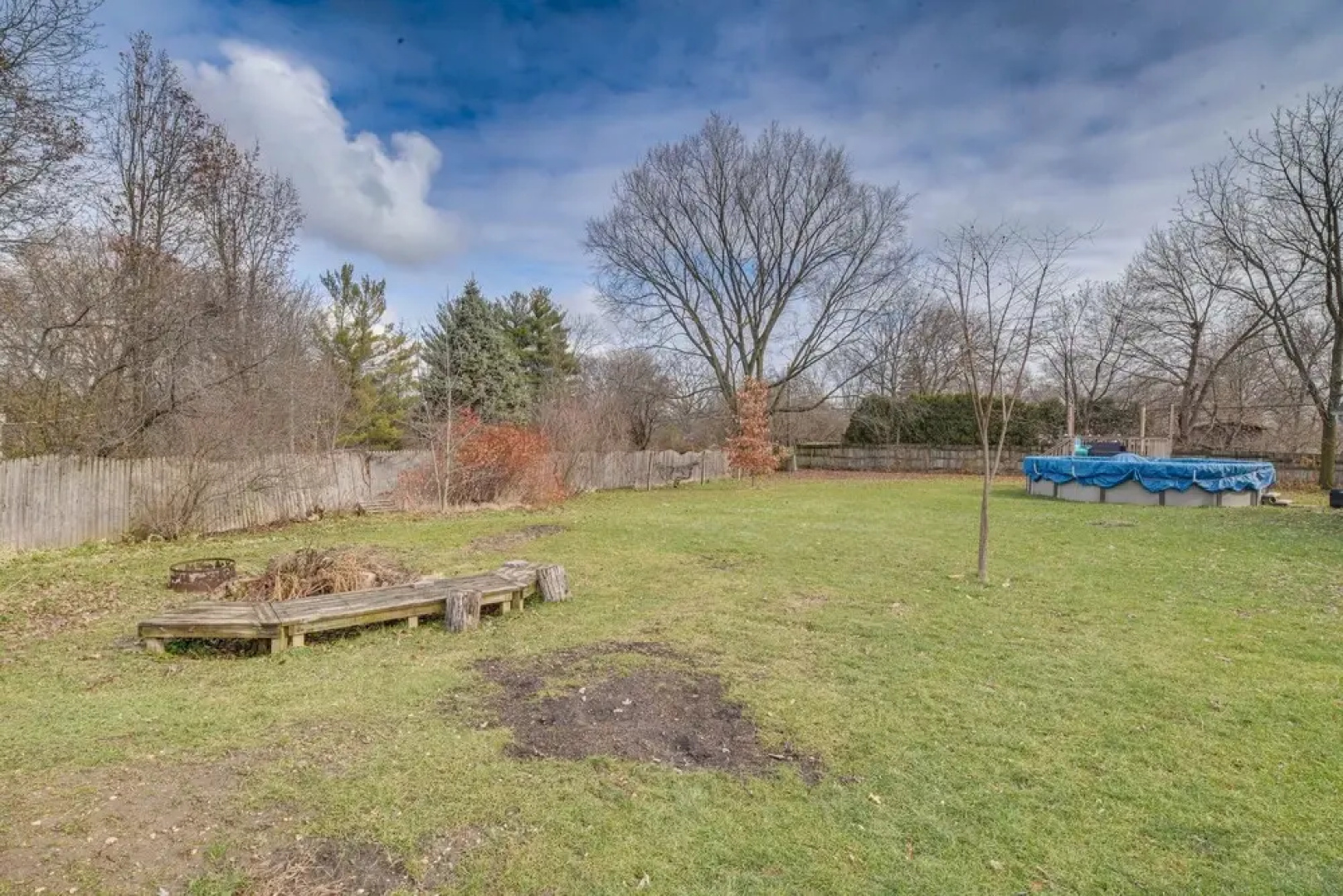 Cozy Lisle Home w/ Fenced Backyard: Pets Welcome!