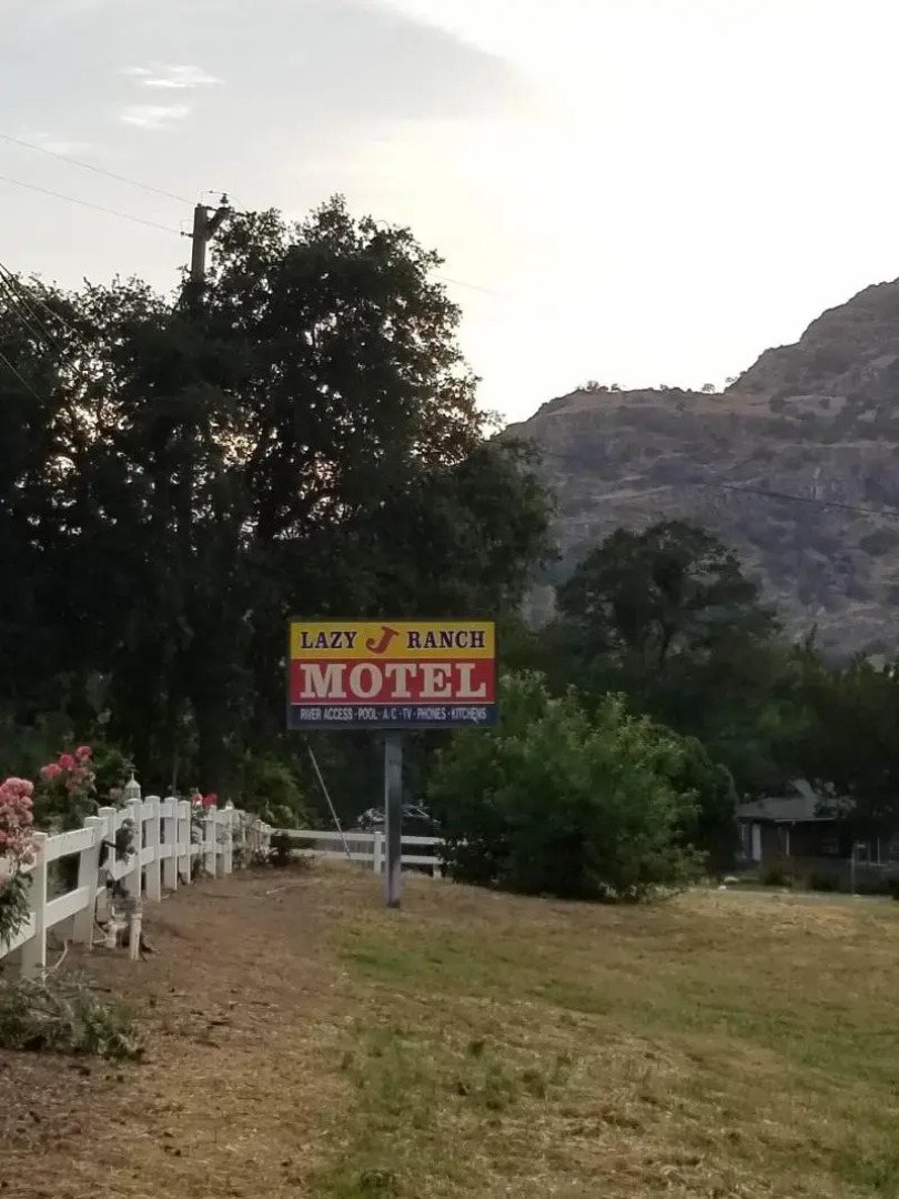 Lazy J Ranch Motel