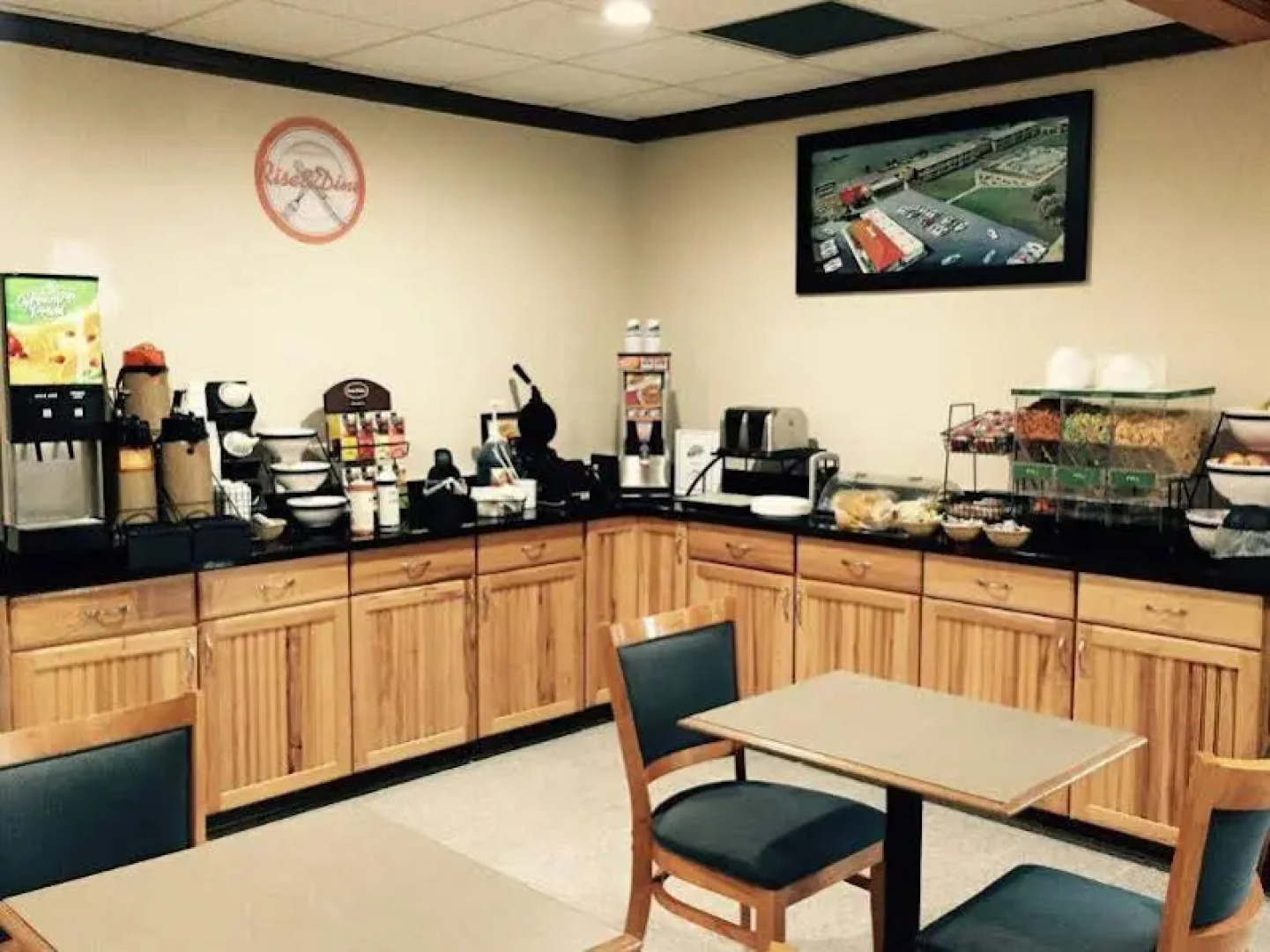 Howard Johnson by Wyndham Hattiesburg