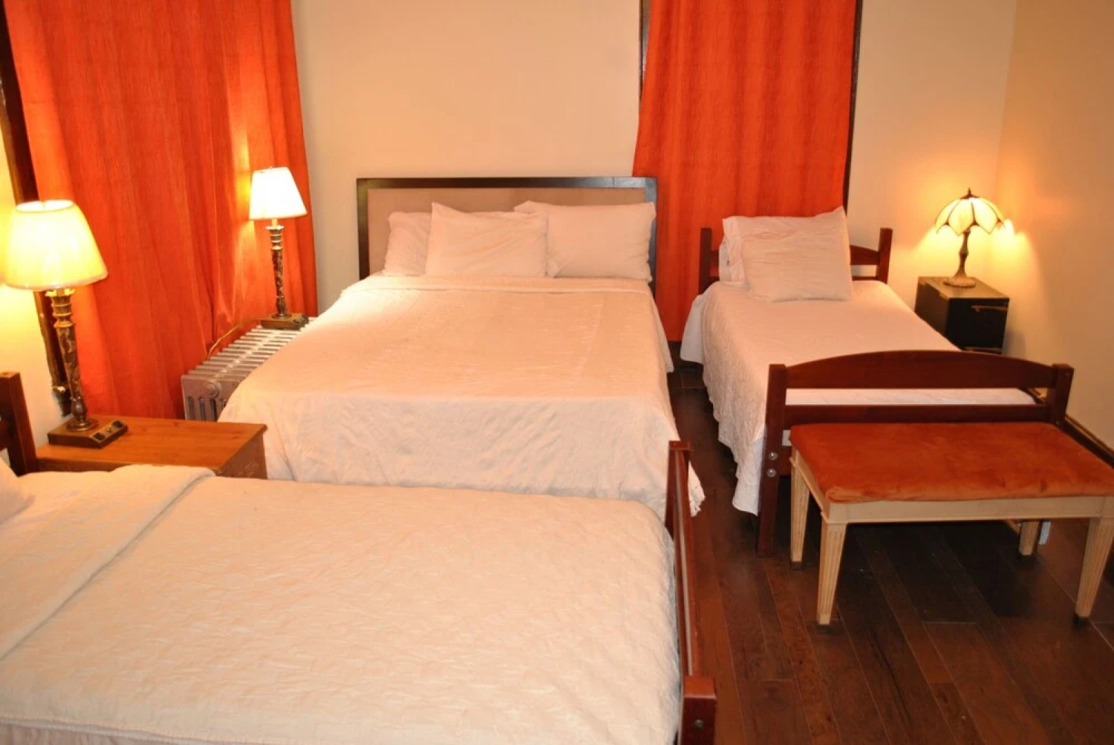 Newark Airport Room with Private Bath