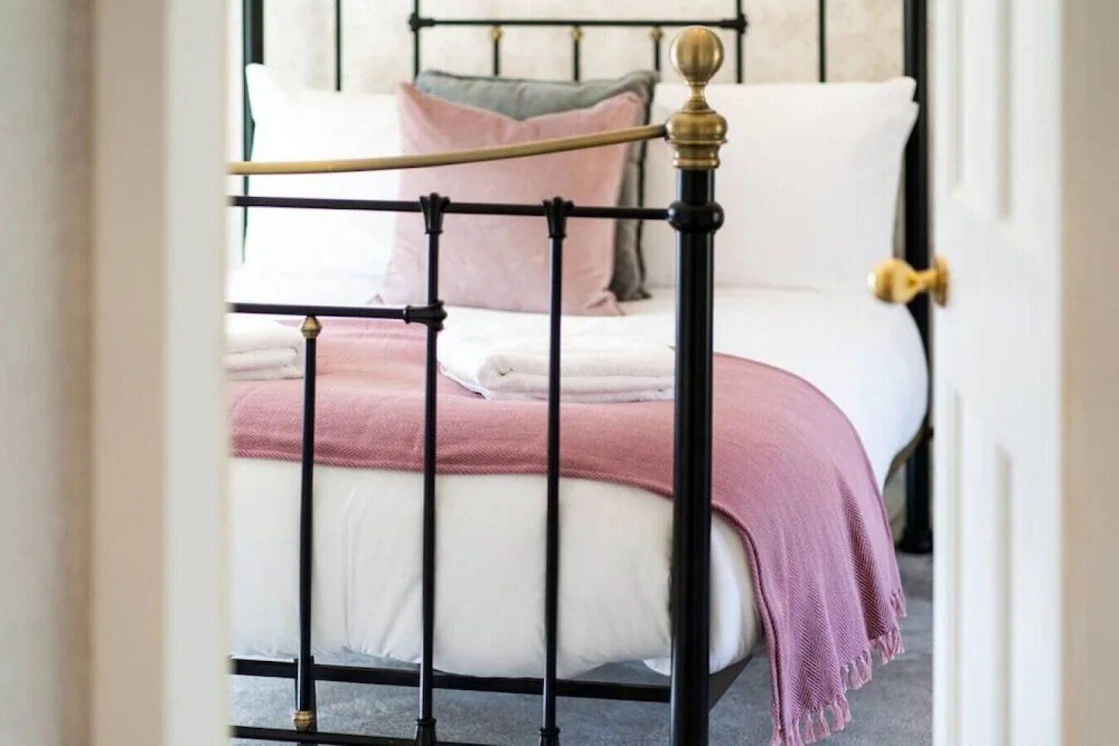 Thrums Cottage - A Writer s Retreat