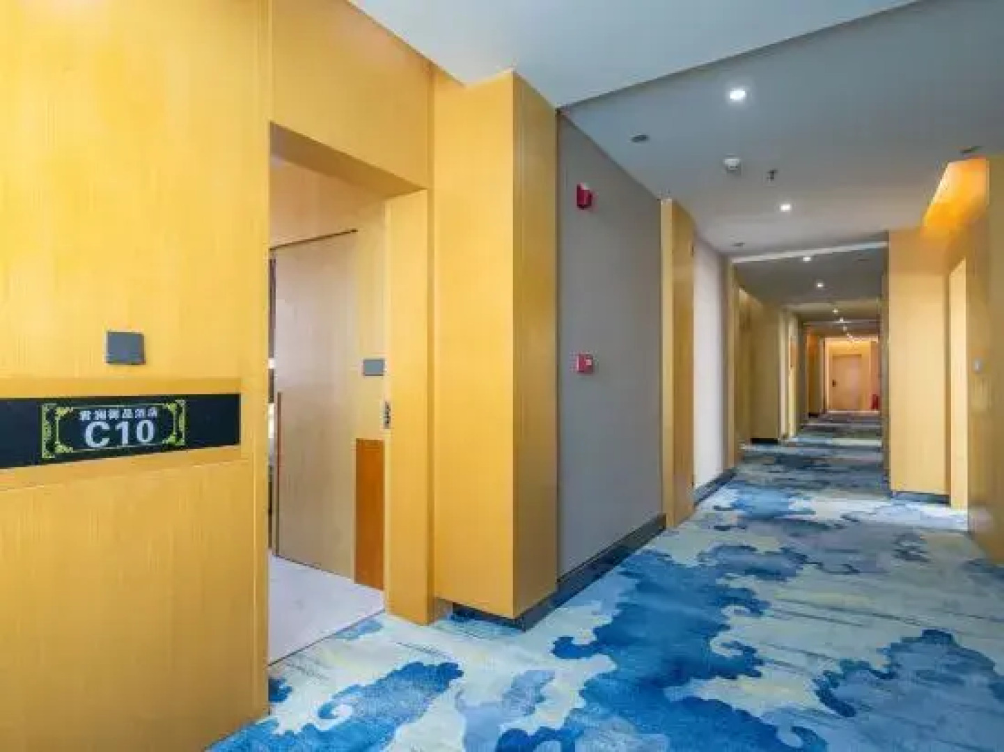 Ganzhou Junlang Yupin Hotel (Nanmenkou Yugutai Ancient City Wall Store)