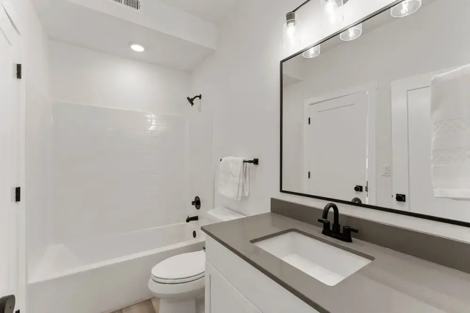 Sand Cove Retreat 5 Bedroom Townhouse