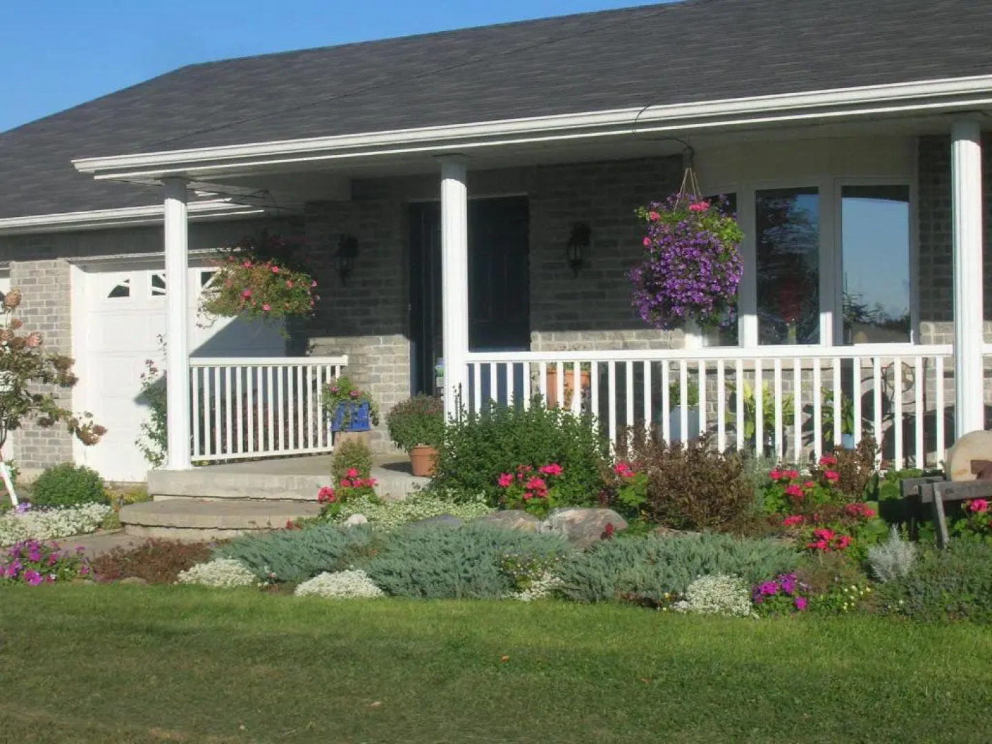 Golden Pathways Retreat and B&B