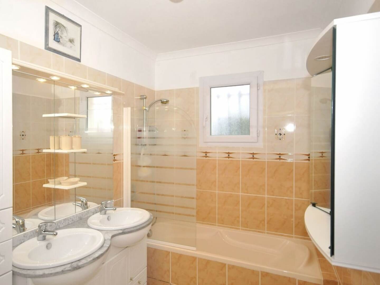 A Villa With a Large Garden, Beautiful View, air Conditioning and Private Pool