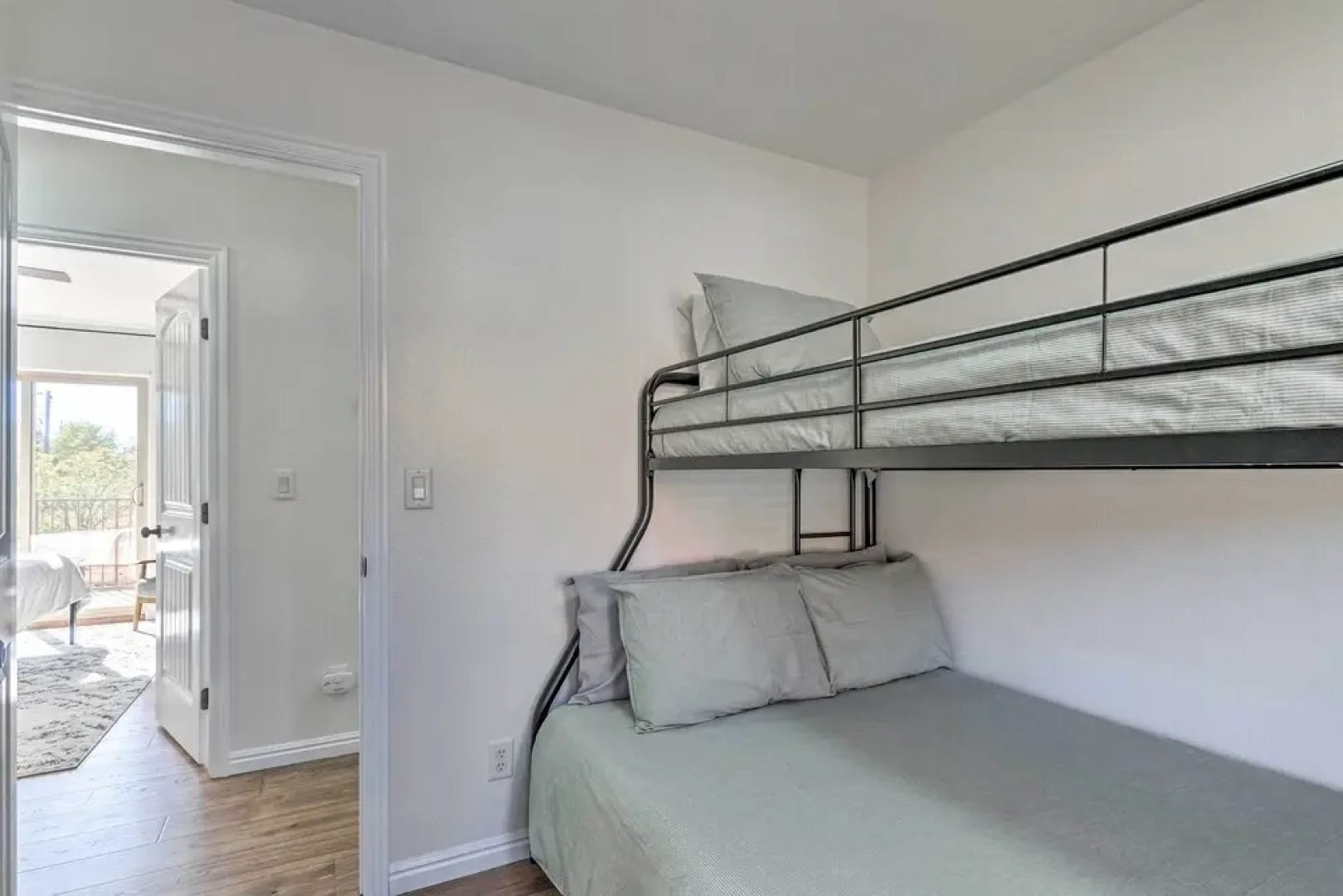 Updated Townhome w/ Patio & Red Rock Views!