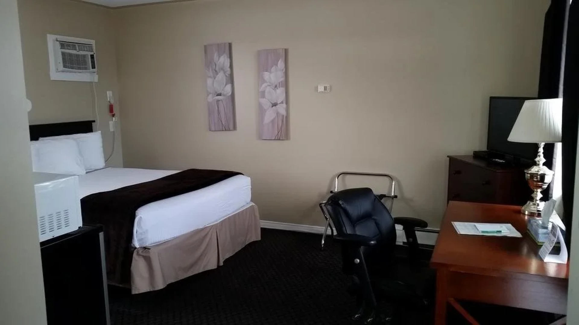 Middleton Motel & Suites