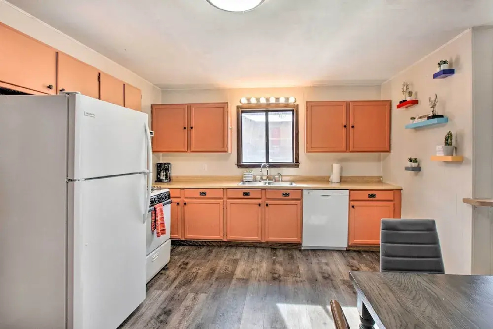 Cozy Red River Condo - Walk to Chair Lift!