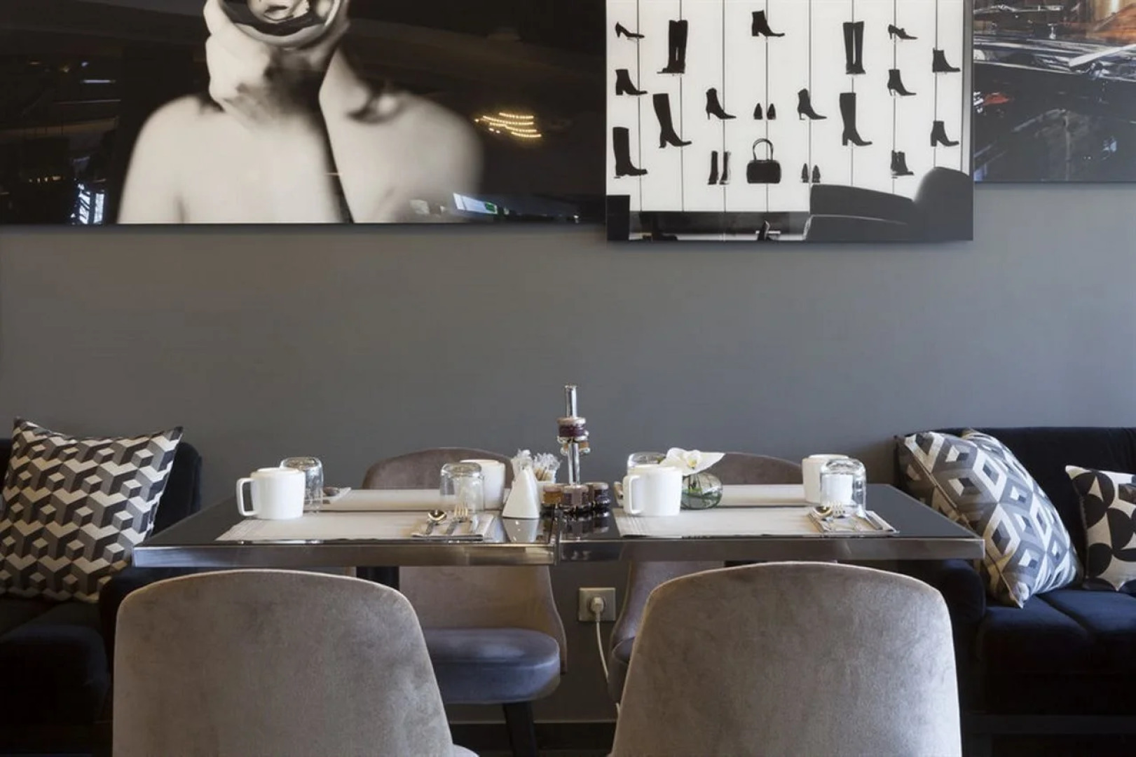 AC Porte Maillot Hotel