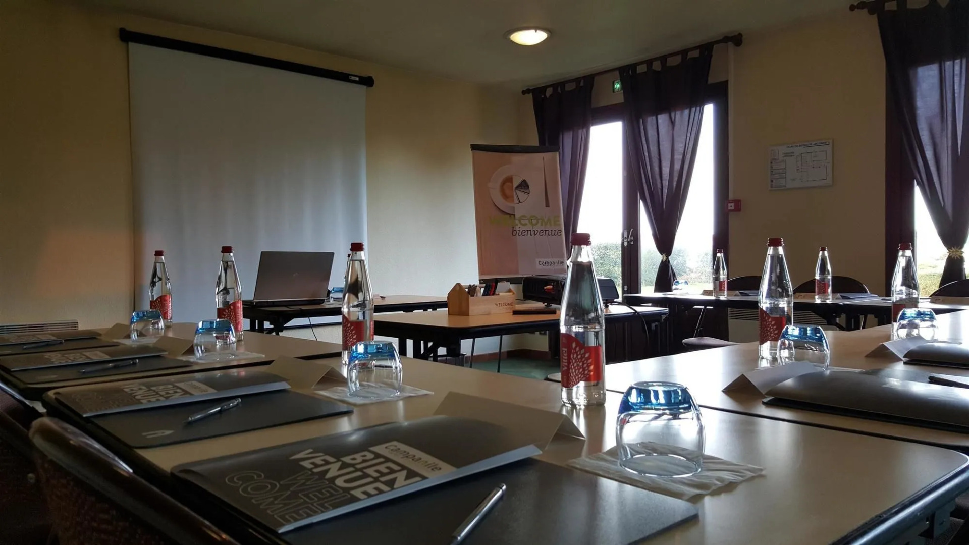 Le 2 by HOTEL AKENA LA FERTE BERNARD