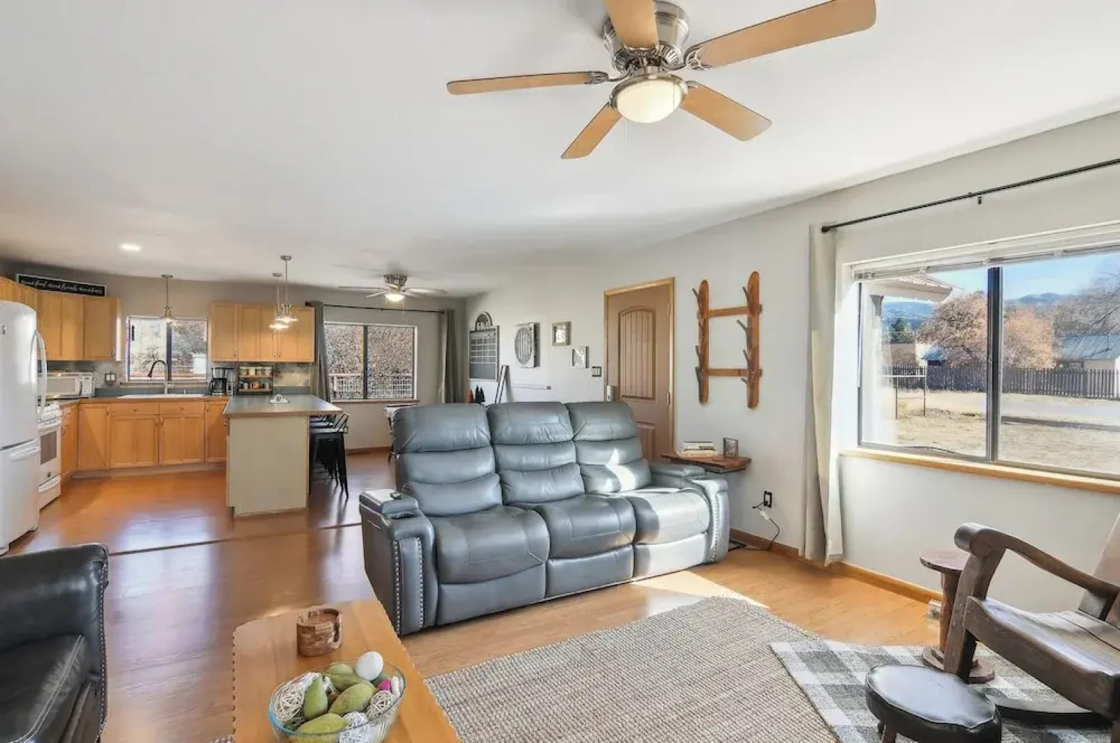 Single Tree Cottage - Walk to Downtown Chama!