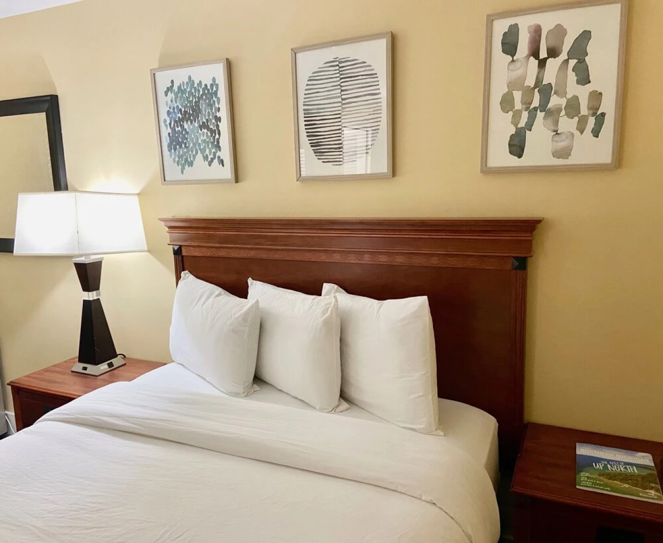 Elk Rapids Lakeshore Inn