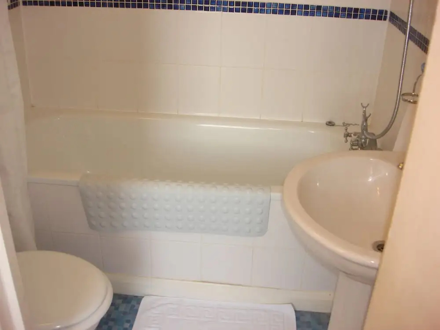 Yellow Mountain Hotel