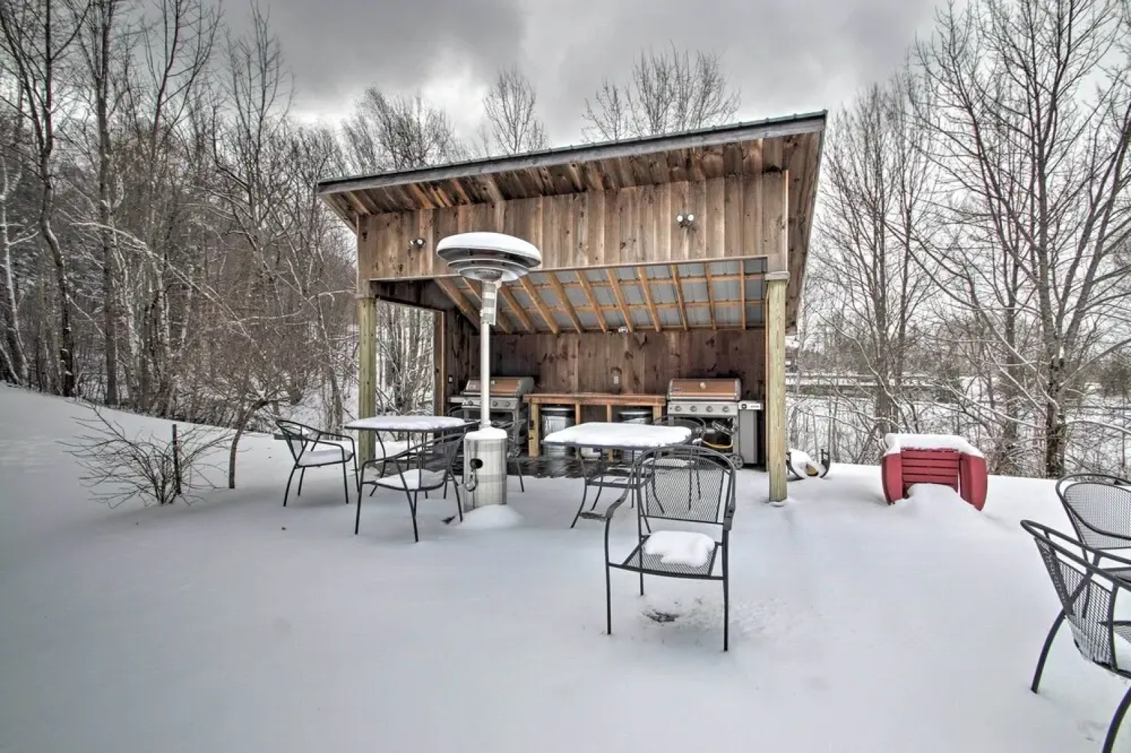 Slopeside Burke Mtn Condo w/ Amenity Access!