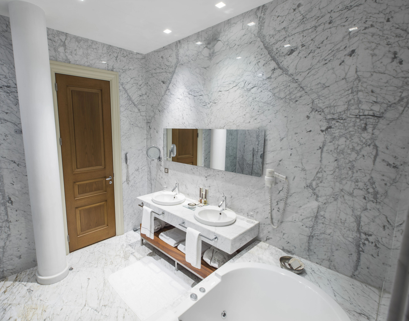 Tomtom Suites - Special Class