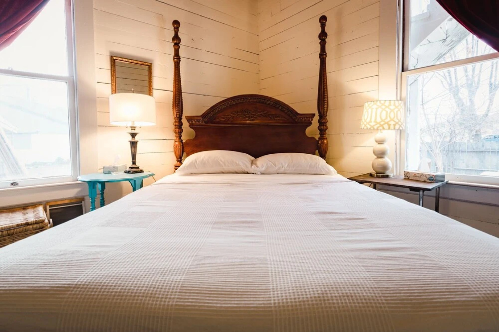 The Gilded Drifter Inn