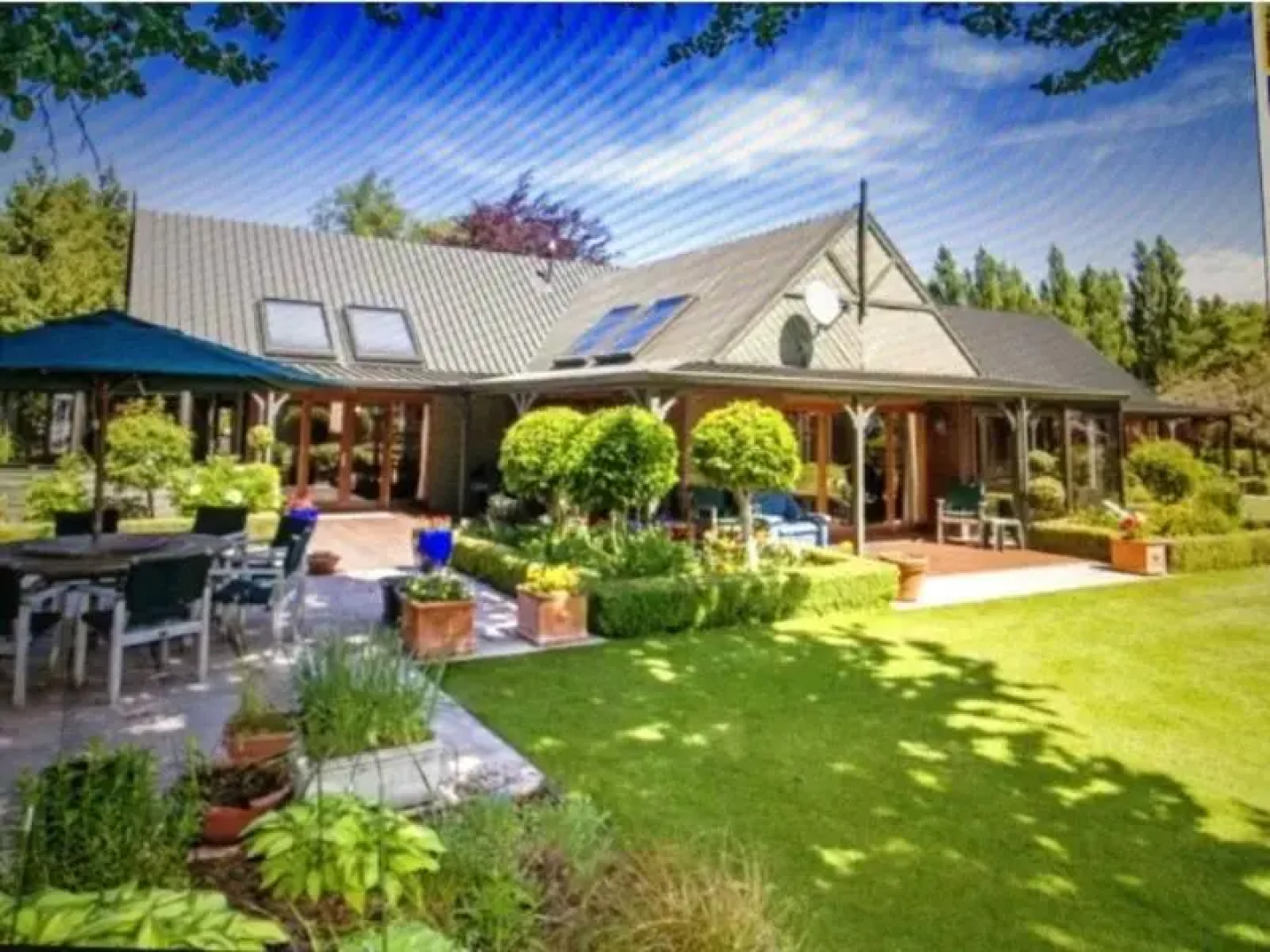 Rhododendron Garden Hotel