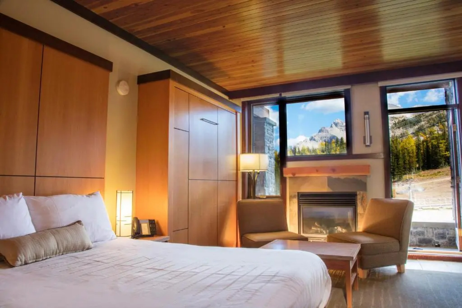 Sunshine Mountain Lodge