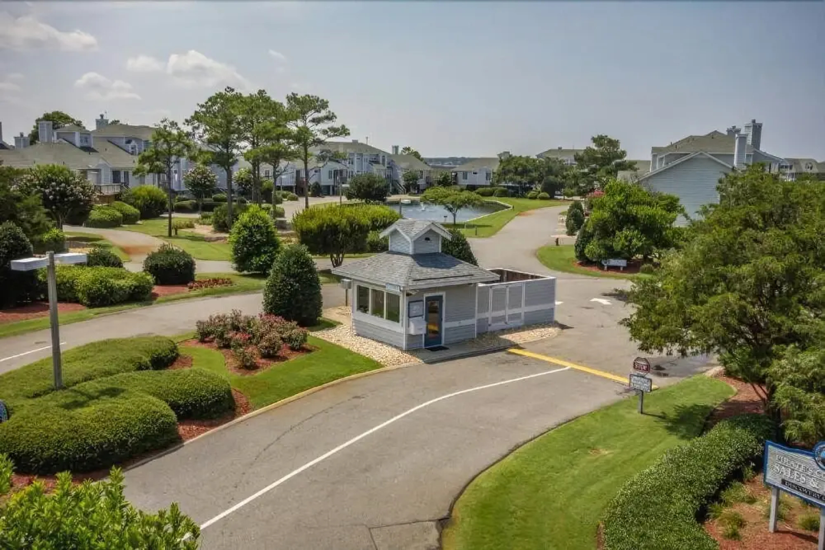 Village Landings 81 4 Br home by RedAwning