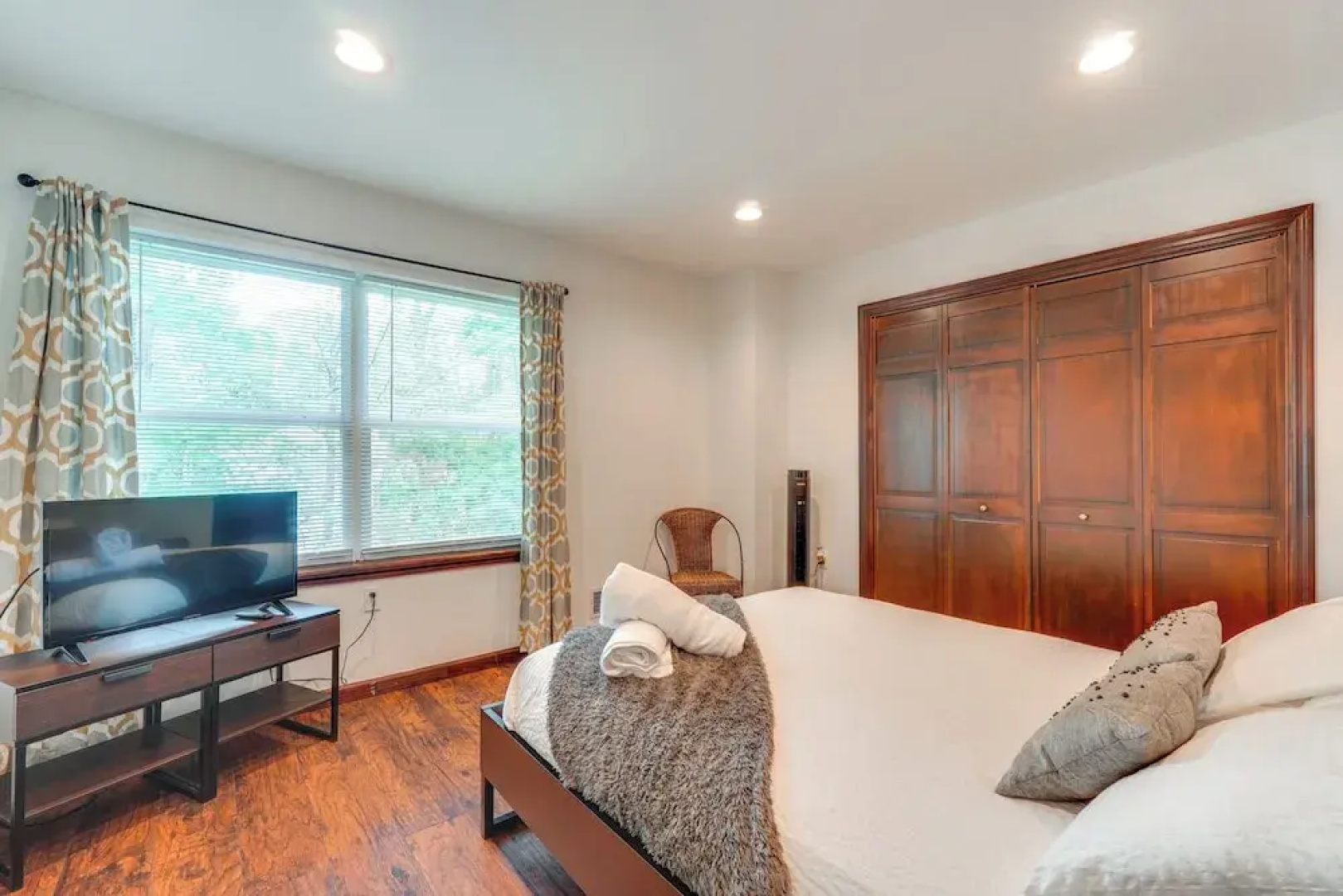 Tannersville House: Bar & Deck, 2 Mi to Ski Resort
