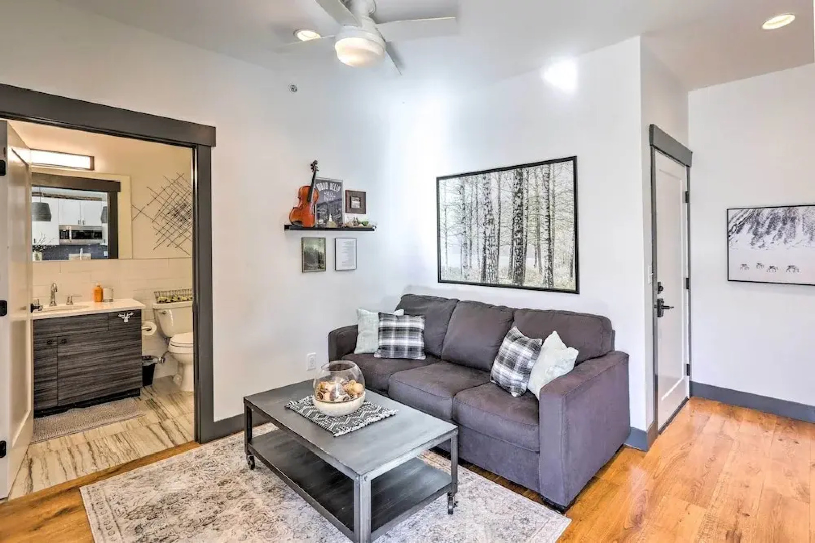 Modern Mountain Getaway, Walk to Grand Lake!