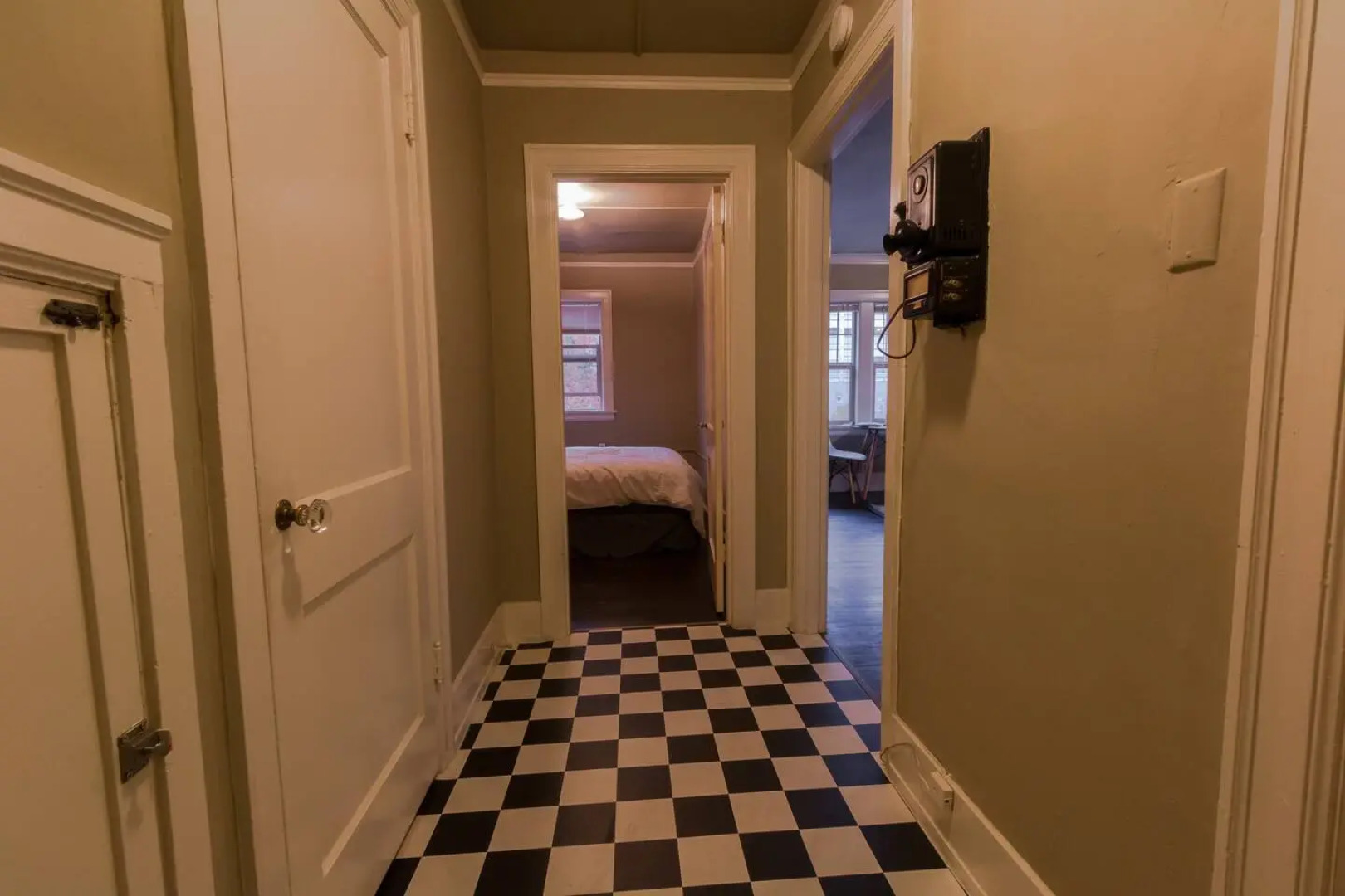 Authentic Brick Condo - Great Wifi & little extras included!