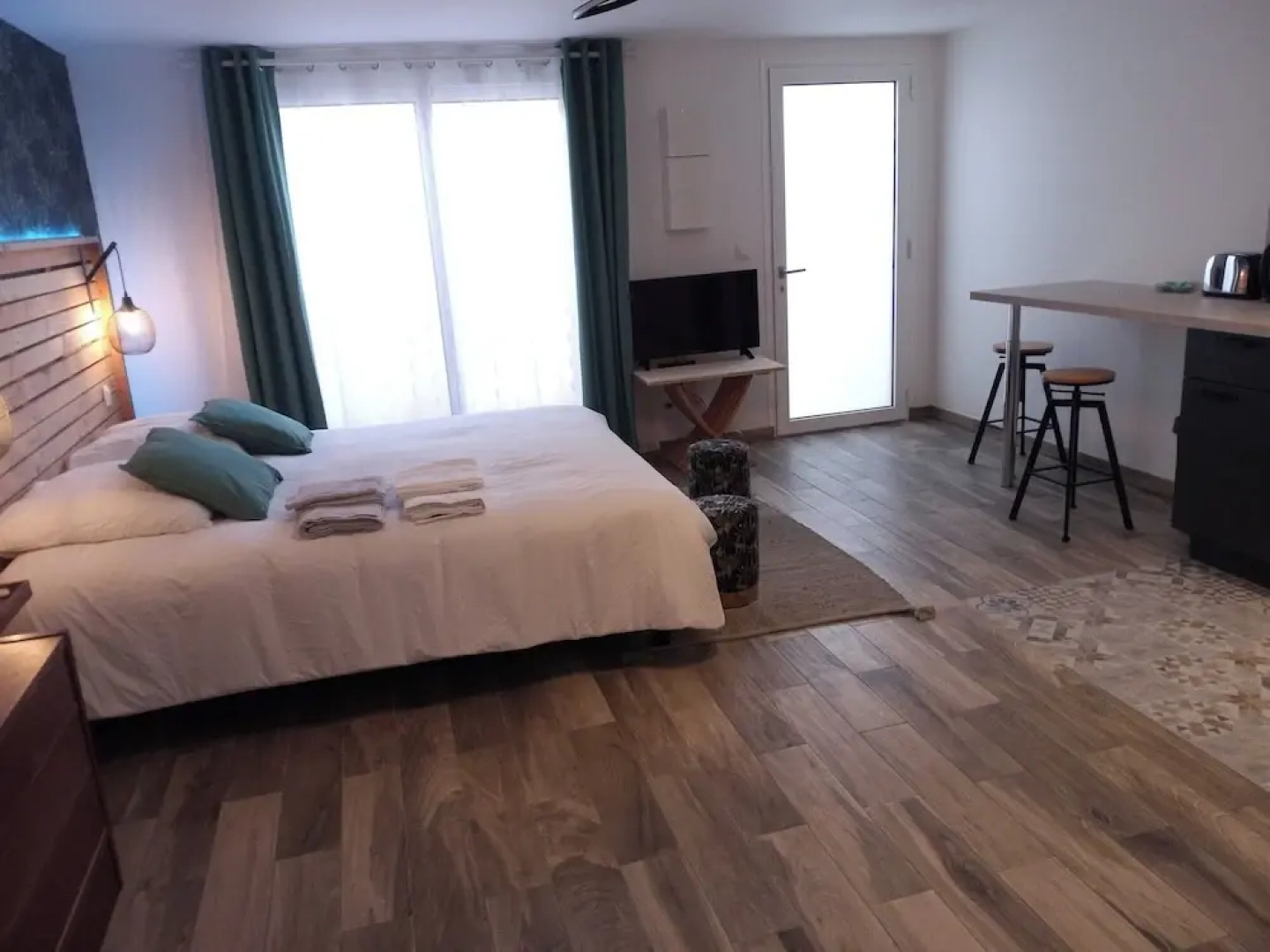 Modern Studio - 2P - Orly